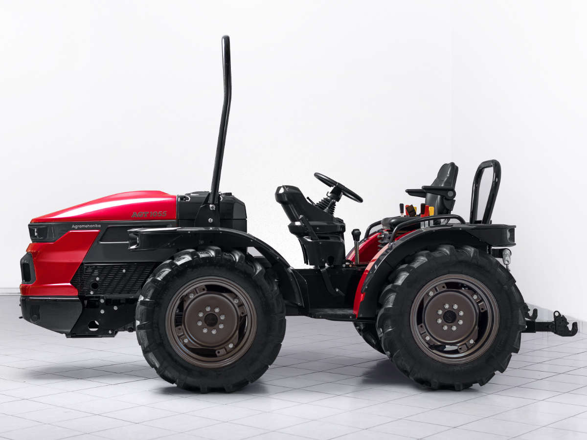 Agromehanika AGT1055 Tractor - Design by WERKEMOTION