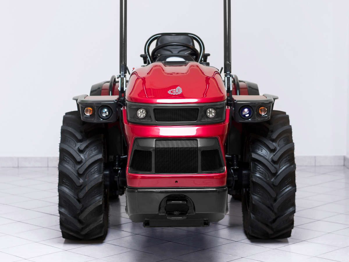 Agromehanika AGT1055 Tractor - Design by WERKEMOTION