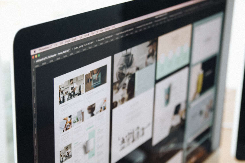 GRAPHIC DESIGNER