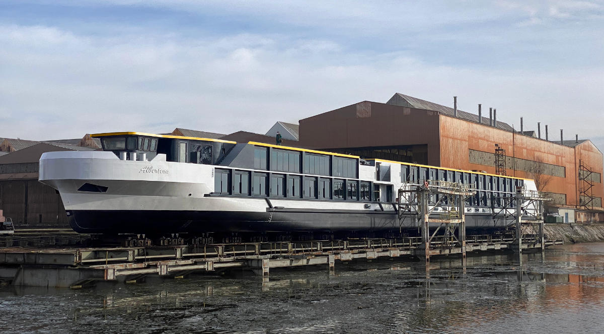 Albertina River Cruiser - Komarno Shipyard - Launch
